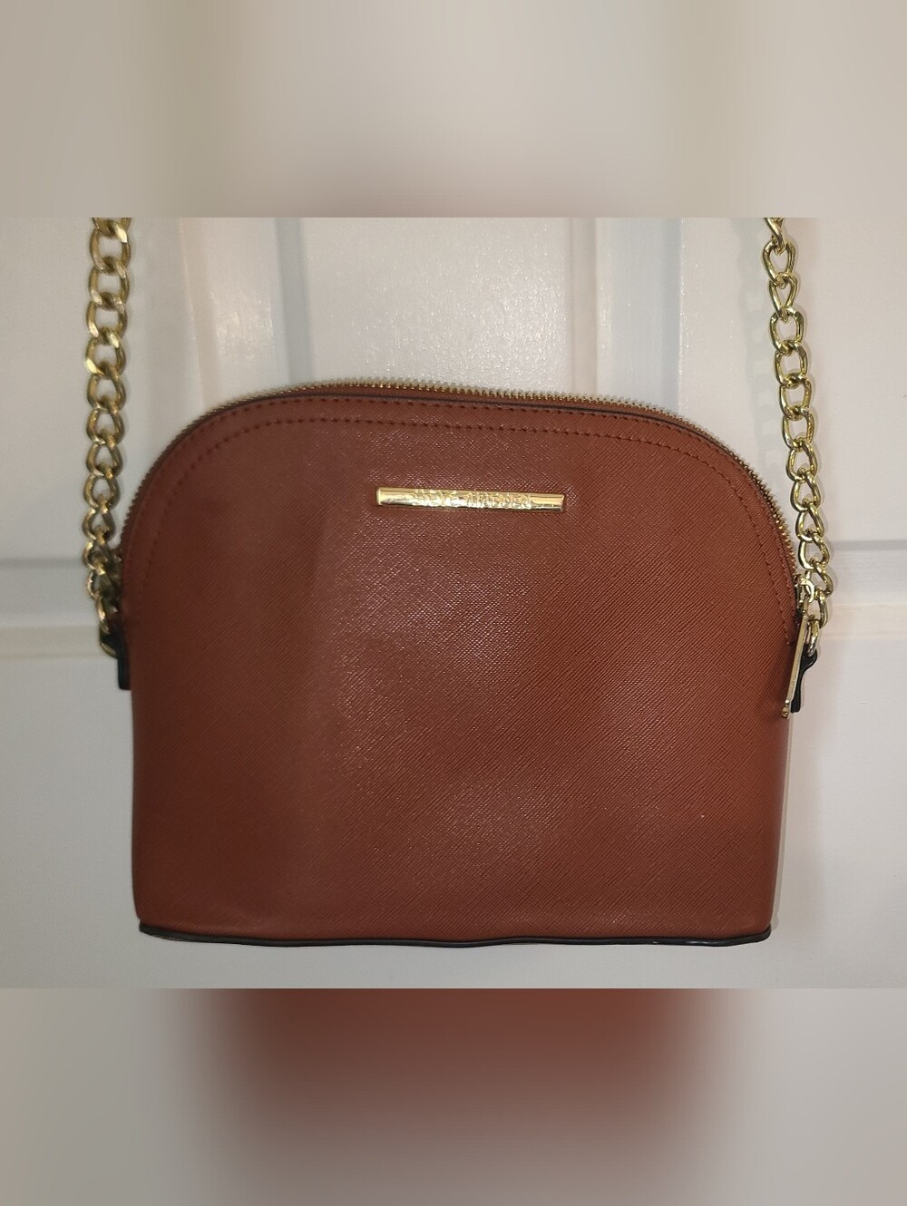 STEVE MADDEN Tan Crossbody Bag with Gold Chain Strap